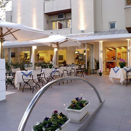 Hotel Nives Riccione Exterior photo