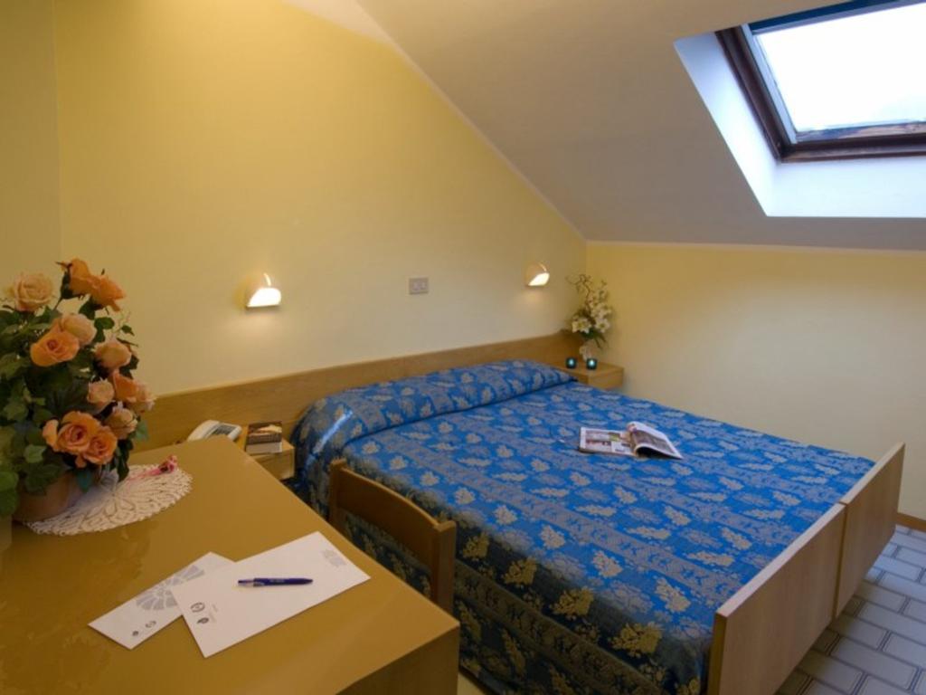 Hotel Nives Riccione Room photo